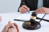 Помощь при разводе – услуги юриста